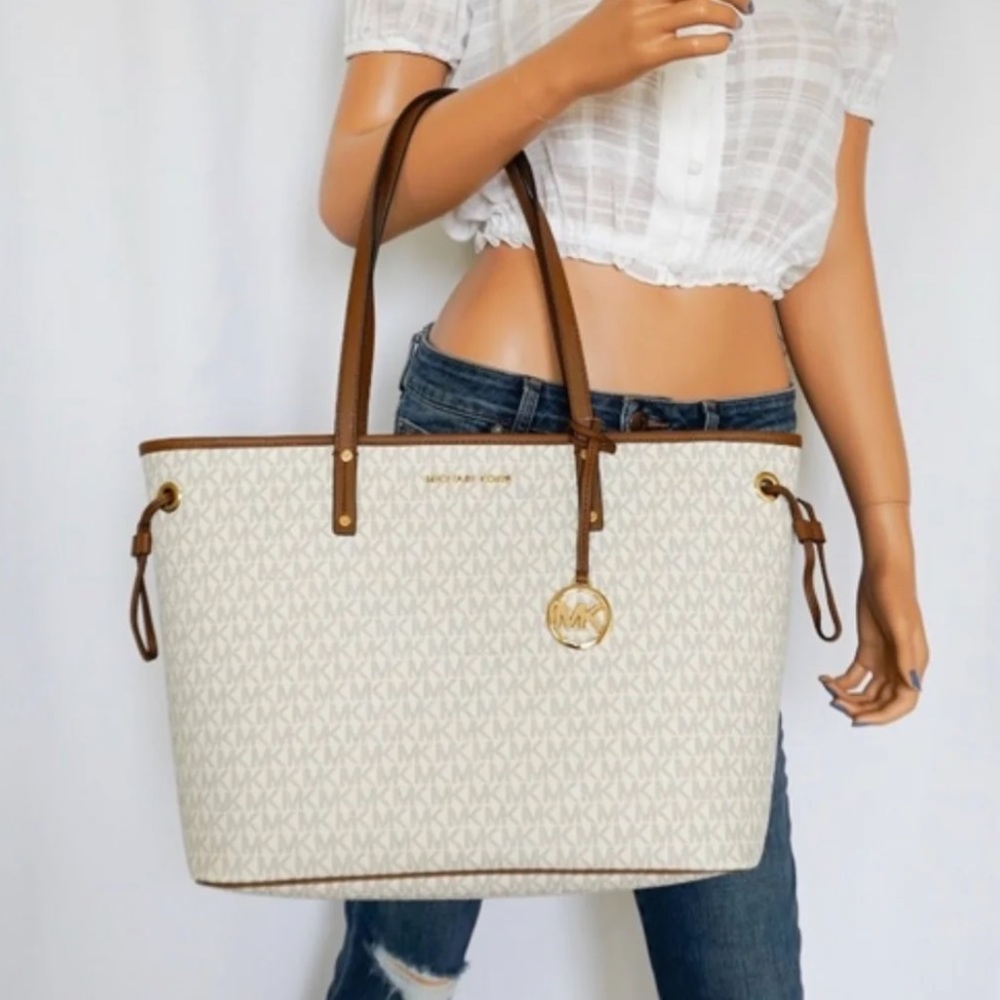 Michael Kors Jet Set Travel Large Travel Drawstring Tote Vanilla (Used Twice)